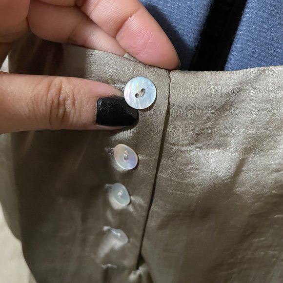 Elegant Sleeveless Gray Shirt - Picture 4 of 5